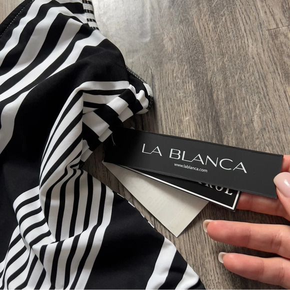 La Blanca Fine Lines Mitred Stripes One Piece Black & White size 4 - Picture 11 of 12